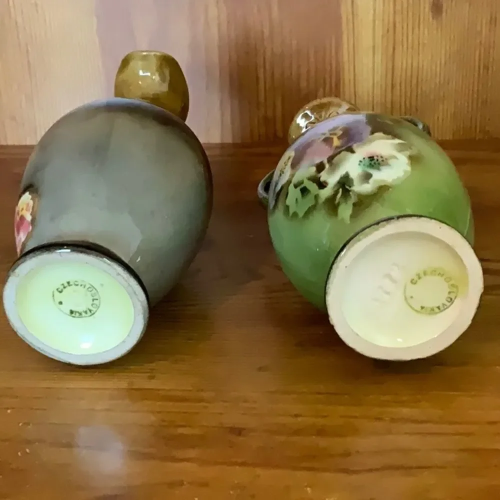 2 Vintage Czechoslovakia Hand Painted‎ Porcelain Lustreware Decorative Vase